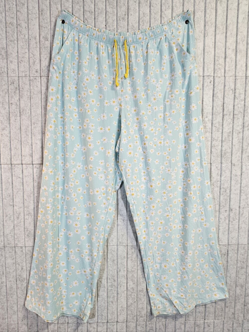Sonoma Goods For Life XXL Pajama Set Daisy Floral Yellow Top Blue Pants - Picture 3 of 3